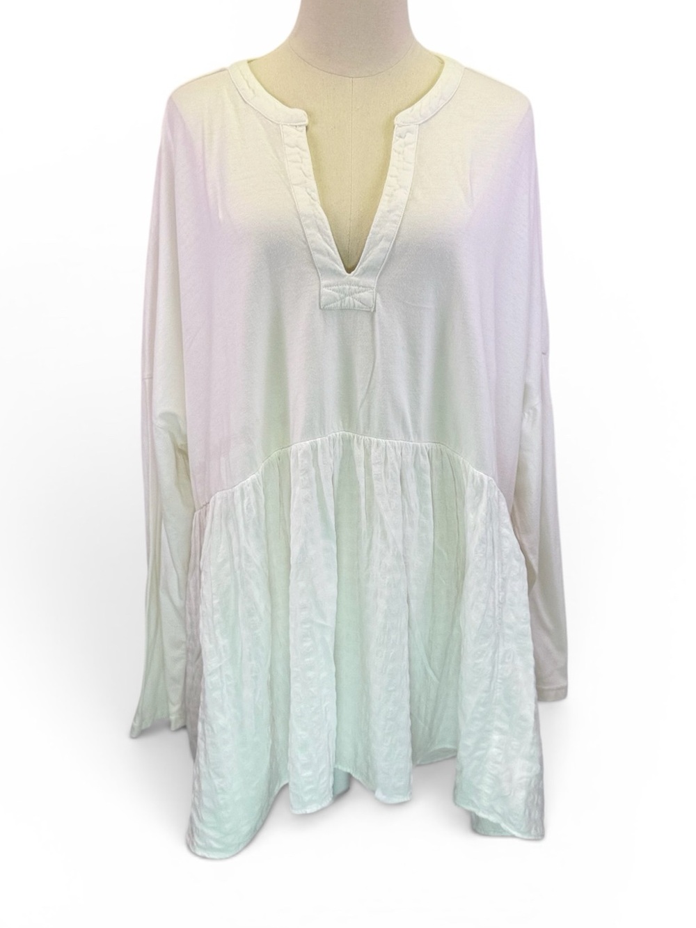 Pilcro Women's White 3/4 Sleeve Flowy Blouse V-Neck Plus Size 1X‎